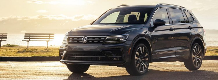 Le courtier automobile à trouver un tiguan pour son client
